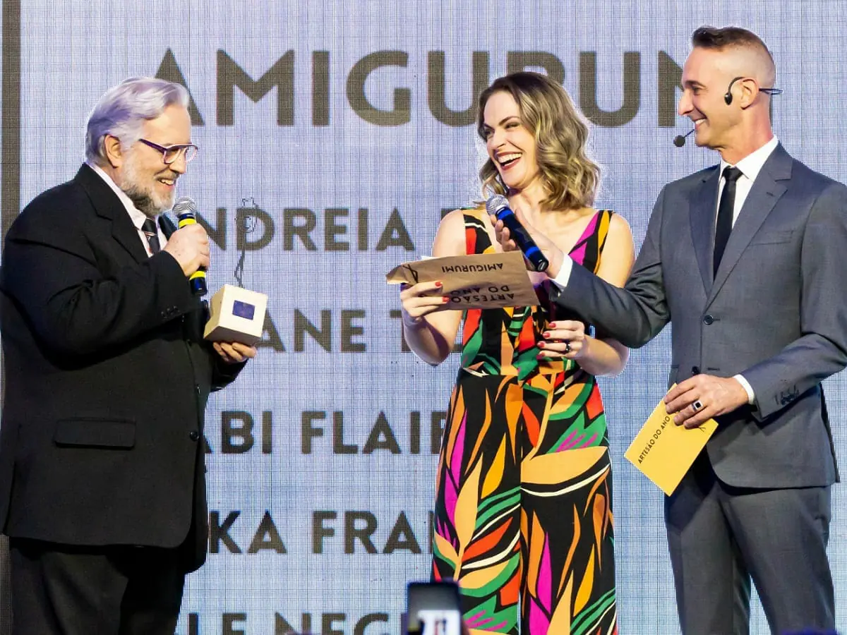 leao logo, reginae tapia e marcelo darghan