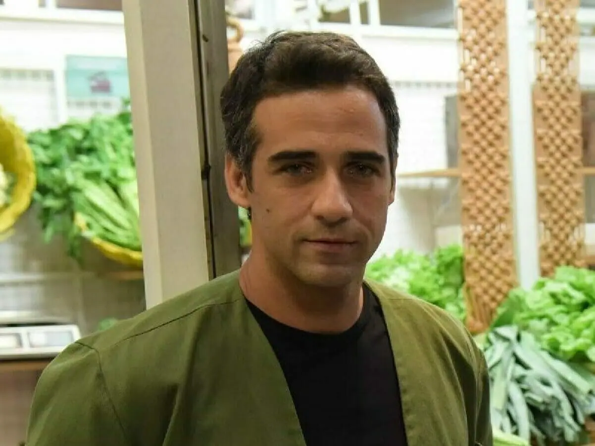 Miguel (Rafael Sardão) em Amor Sem Igual
