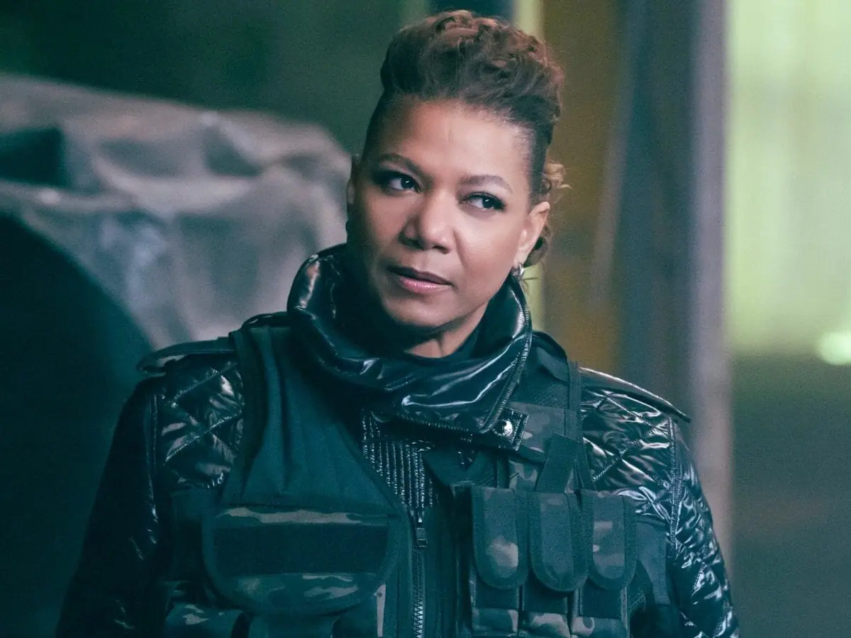 Queen Latifah durante cena da série The Equalizer