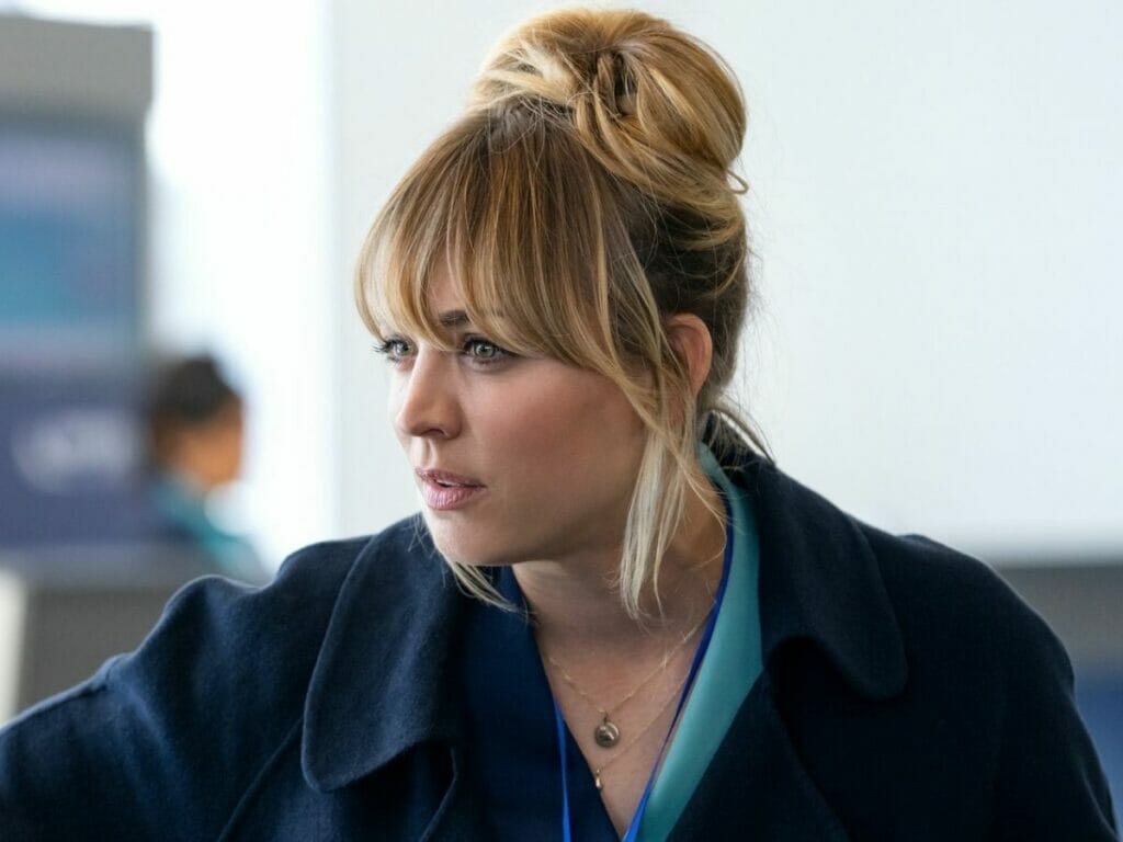 Kaley Cuoco é o único ponto positivo de The Flight Attendant