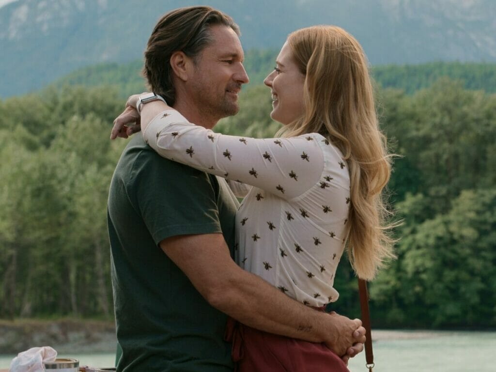 Martin Henderson (o Jack Sheridan) e Alexandra Breckenridge (a Mel Monroe)