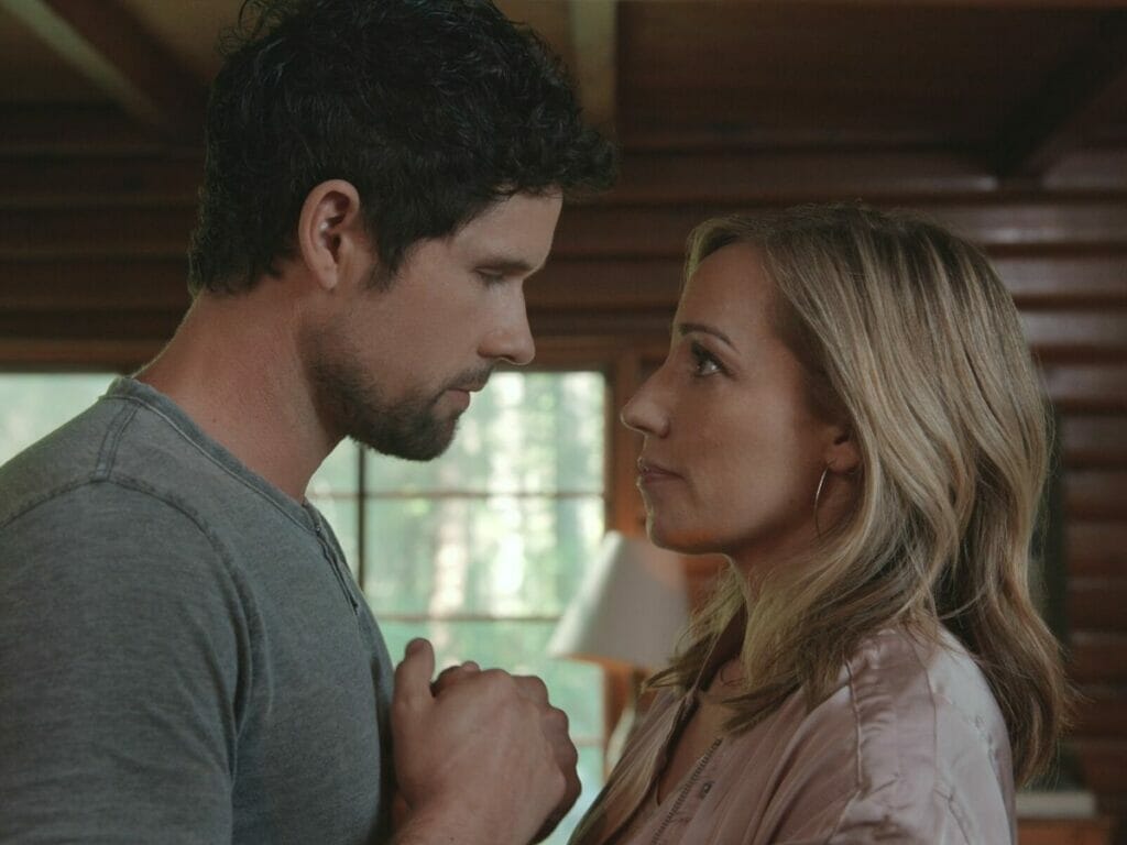 Benjamin Hollingsworth (o Brady) e Zibby Allen (a Brie)