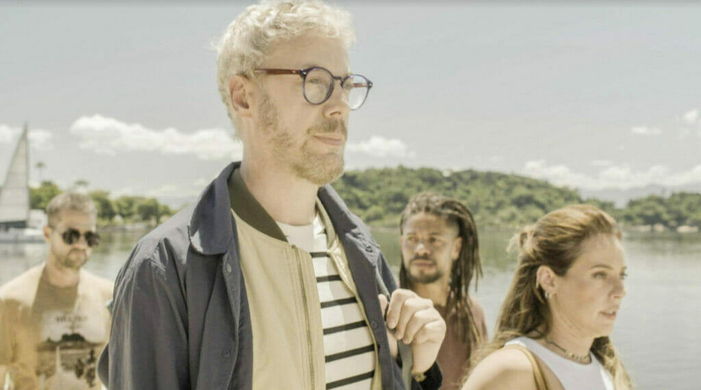 Jonathan ( Guilherme Weber), Moa (Marcelo Serrado), Pat (Paolla Oliveira) e &Iacute;talo (Paulo Lessa) em Cara e Coragem  