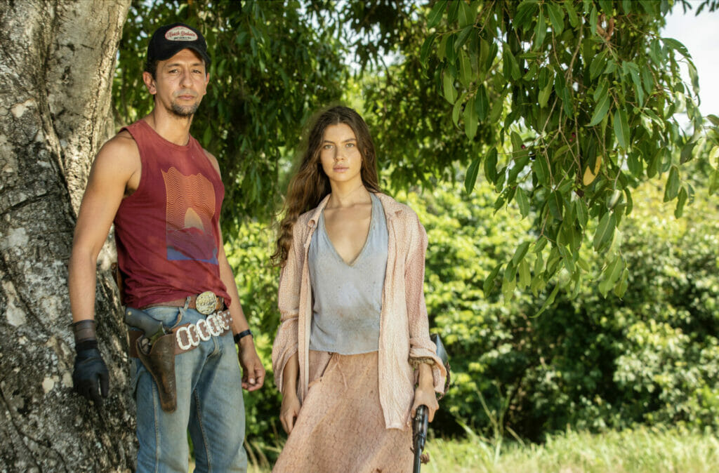 José Lucas (Irandhir Santos) e Juma (Alanis Guillen) em Pantanal