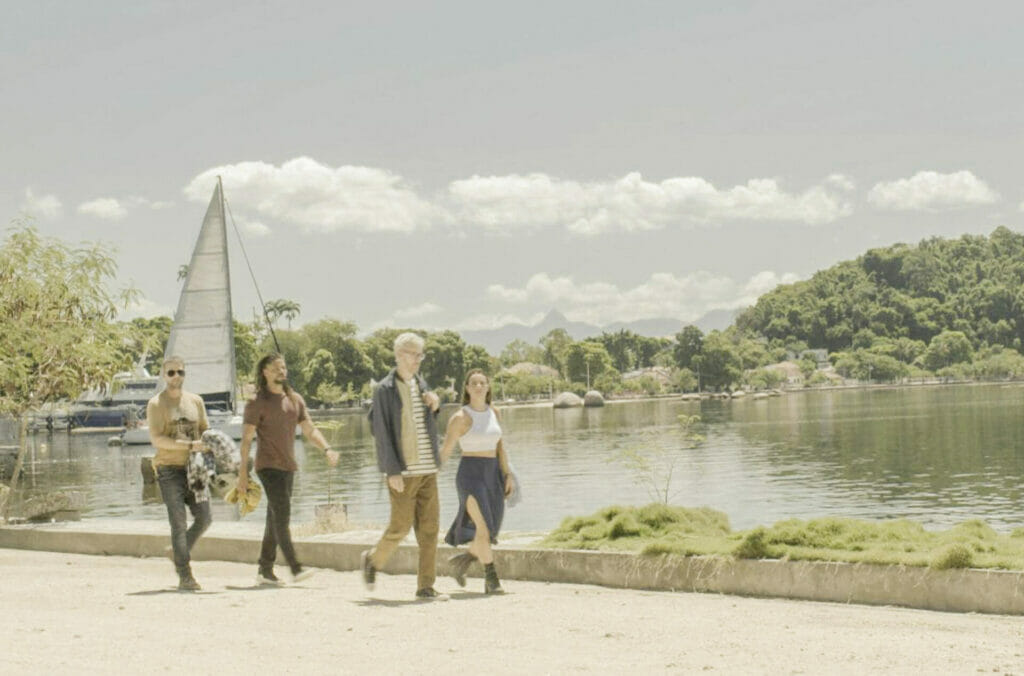 Jonathan ( Guilherme Weber), Moa (Marcelo Serrado), Pat (Paolla Oliveira) e &Iacute;talo (Paulo Lessa) em Cara e Coragem  