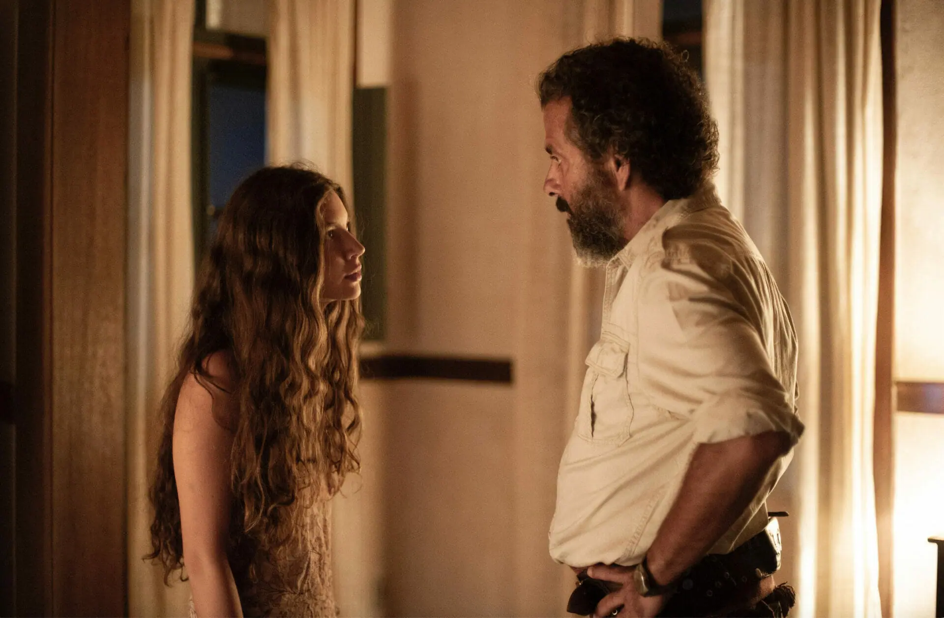 José Leôncio (Marcos Palmeira) e Juma (Alanis Guillen) de Pantanal
