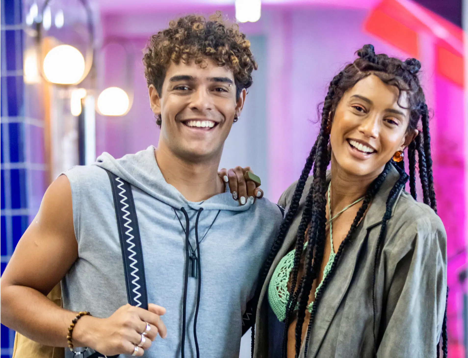 Lucas (Igor Fernandez) e Anita (Taís Araujo) de Cara e Coragem