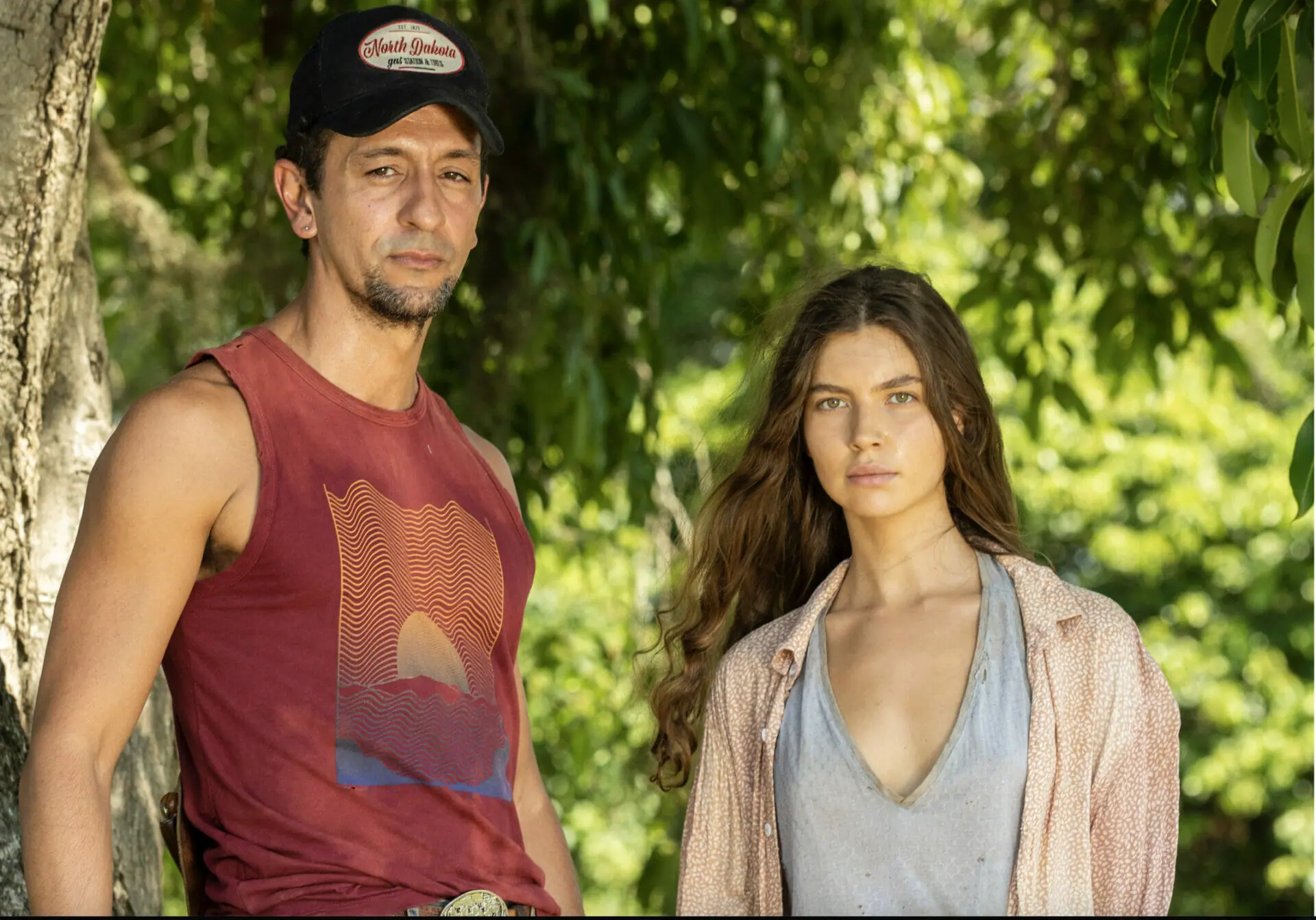 José Lucas (Irandhir Santos) e Juma (Alanis Guillen) em Pantanal