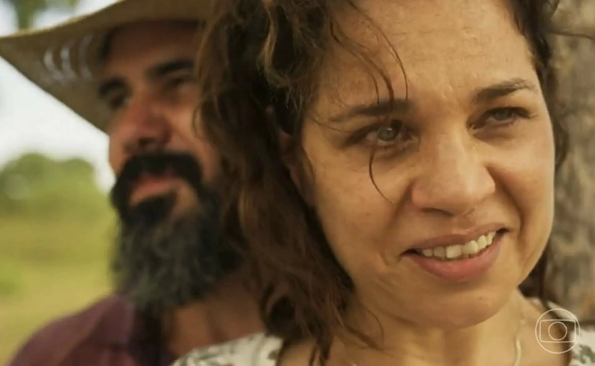 Maria Bruaca (Isabel Teixeira) e Alcides (Juliano Cazarré) de Pantanal