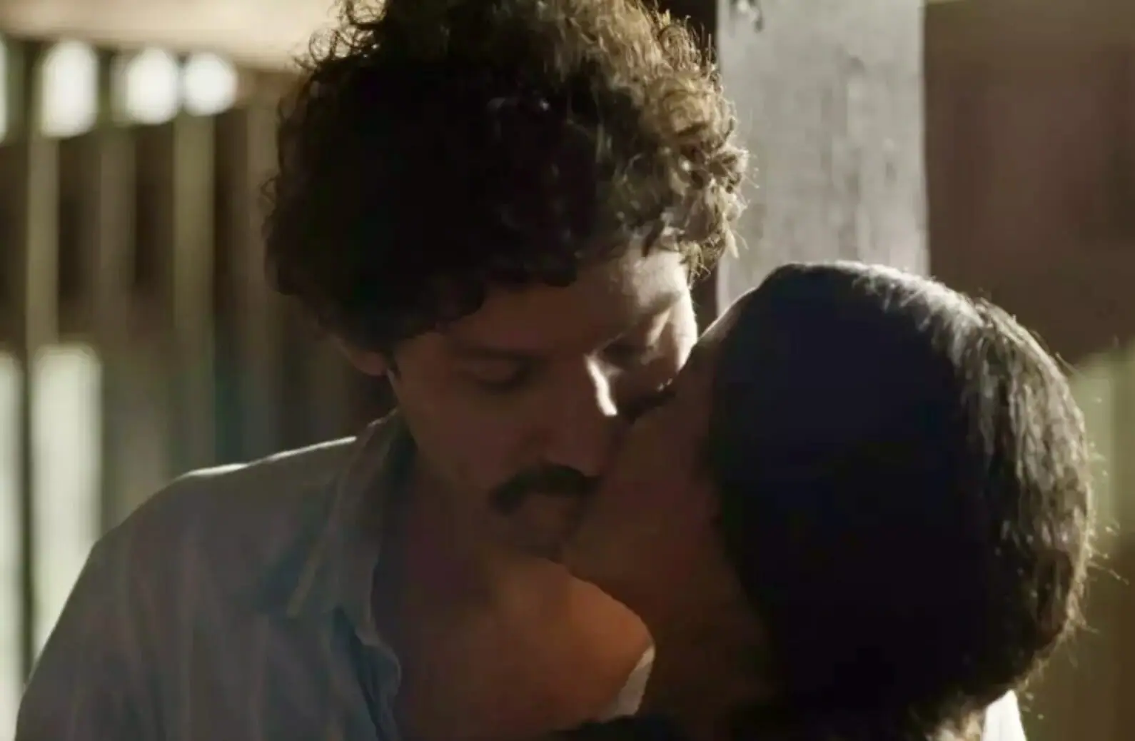 Tibério (Guito) e Muda (Bella Campos) em Pantanal