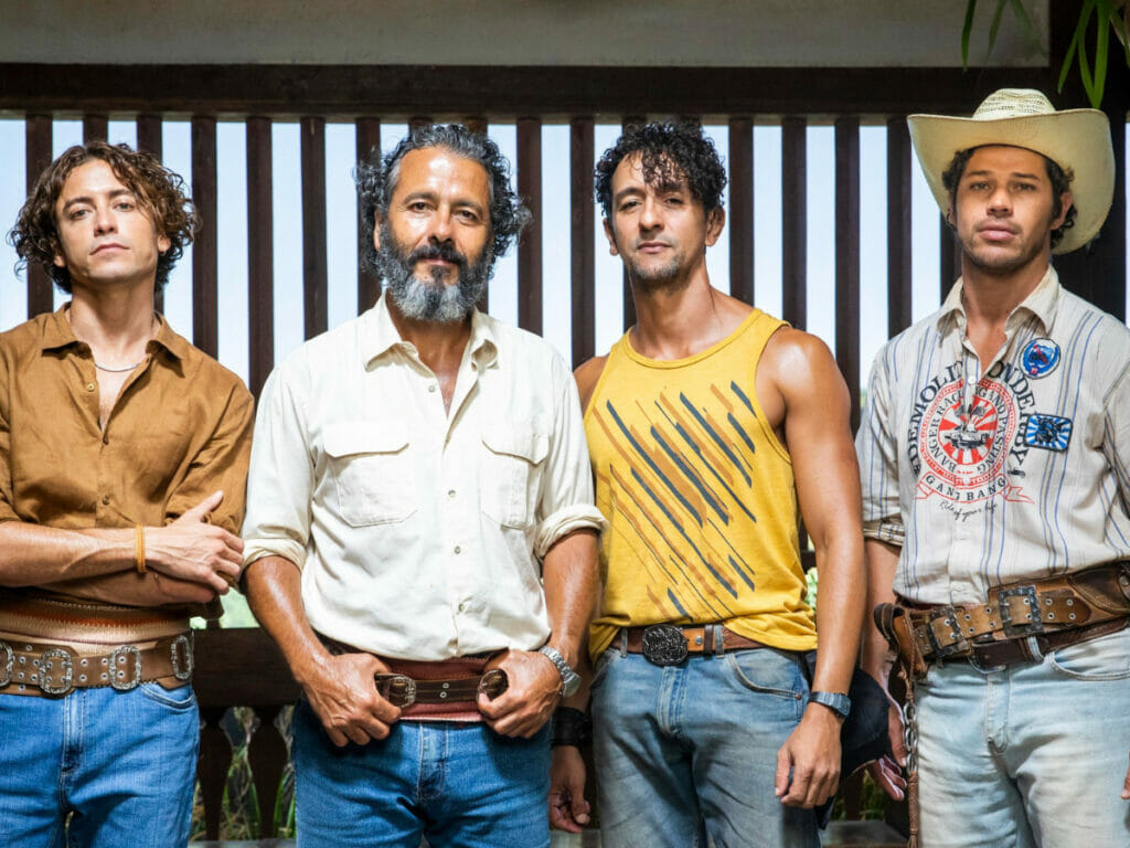 José Leôncio (Marcos Palmeira) e os três filhos em Pantanal