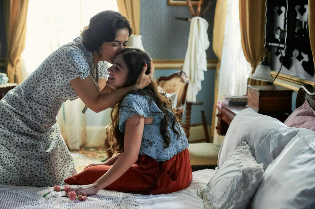 Heloísa (Paloma Duarte) e Olívia (Débora Ozório) em Além da Ilusão