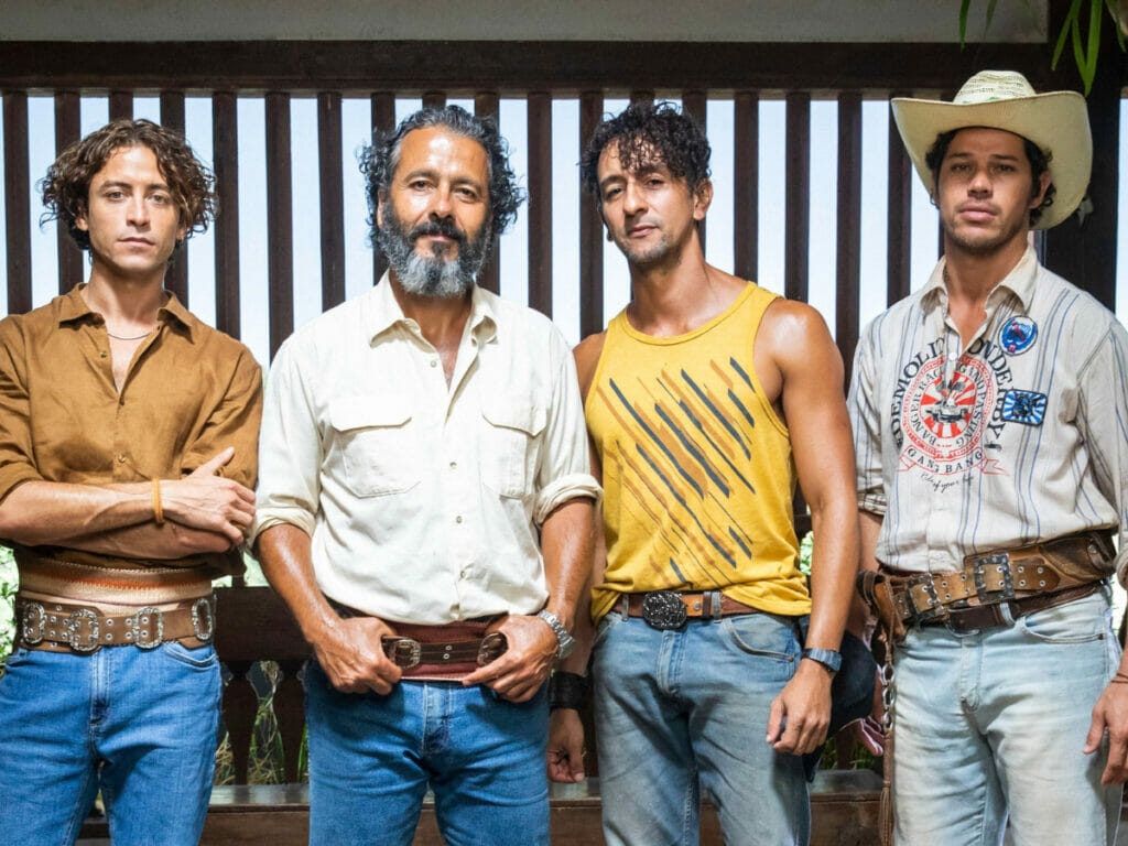 Jove (Jesuita Barbosa), José Leôncio (Marcos Palmeira), José Lucas (Irandhir Santos) e Tadeu (José Loreto) em Pantanal (1)