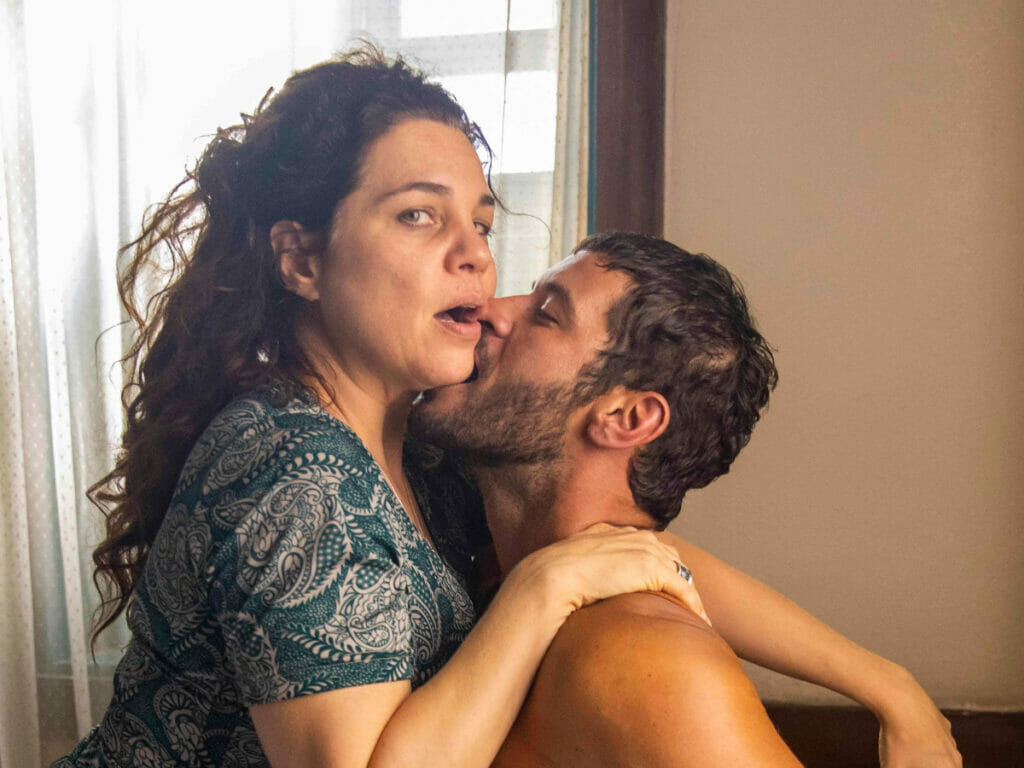 Maria Bruaca (Isabel Teixeira) e Levi (Leandro Lima) em Pantanal