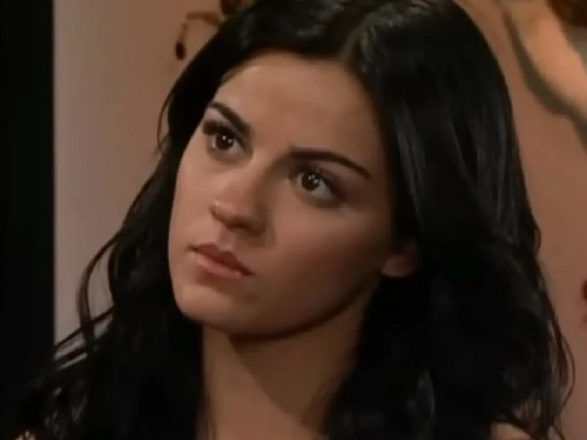 Malu (Maite Perroni) em Cuidado com o Anjo