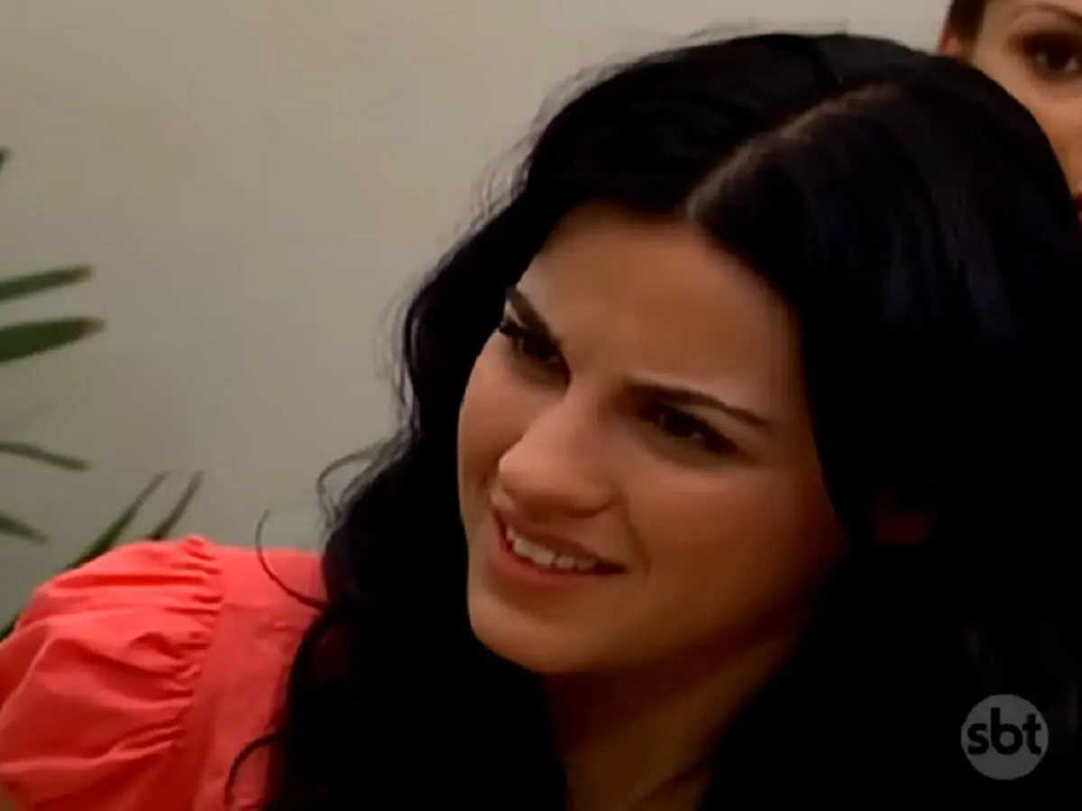 Malu (Maite Perroni) em Cuidado com o Anjo