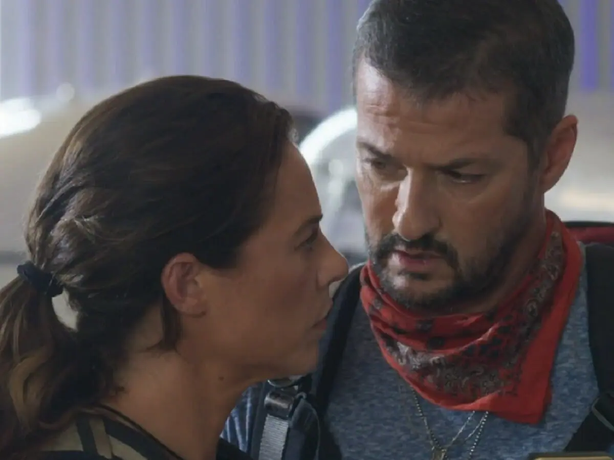 Pat (Paolla Oliveira) e Moa (Marcelo Serrado) em Cara e Coragem