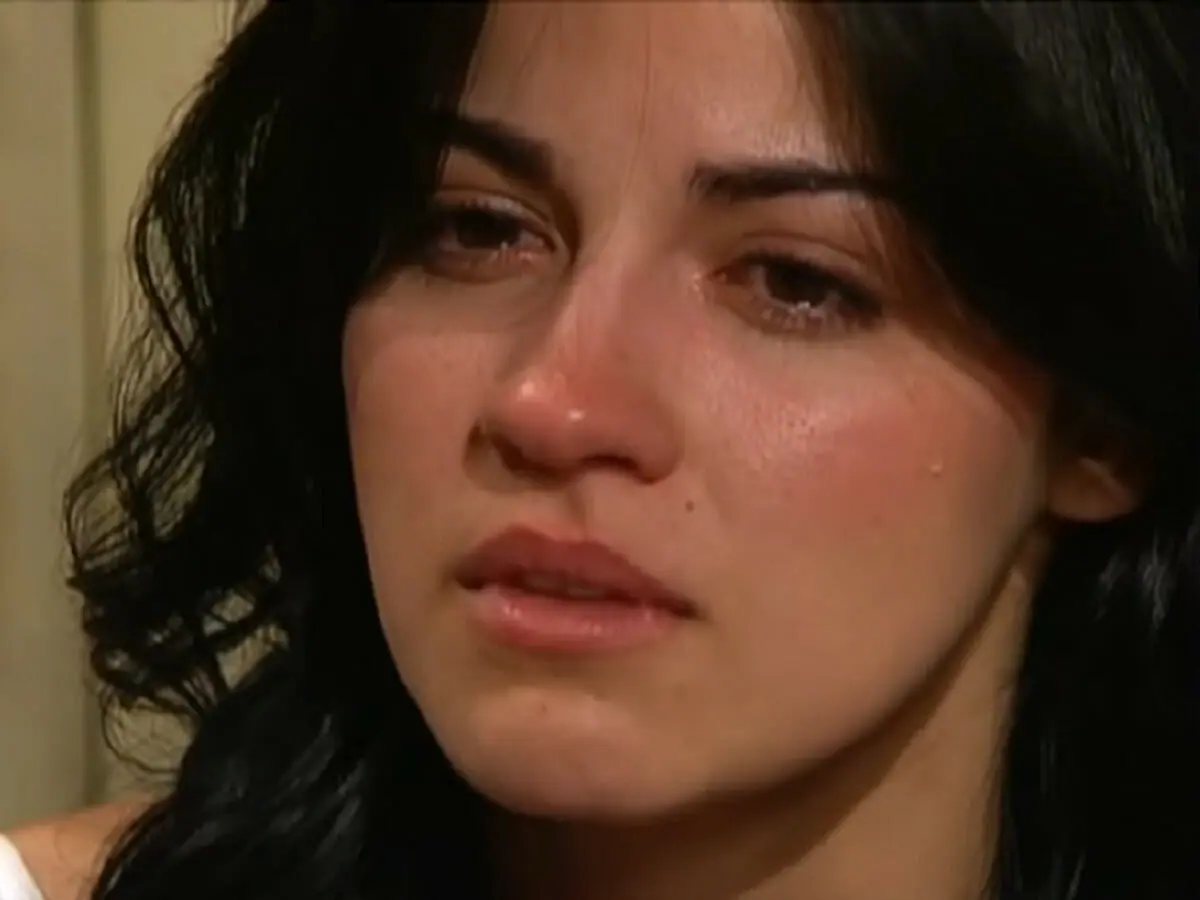 Malu (Maite Perroni) em Cuidado com o Anjo