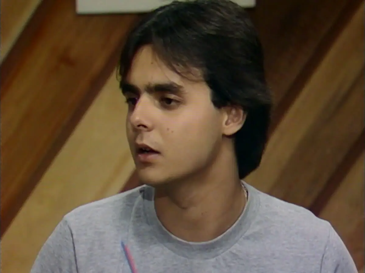 Franco (Cássio Gabus Mendes) em Pão-pão, Beijo-beijo