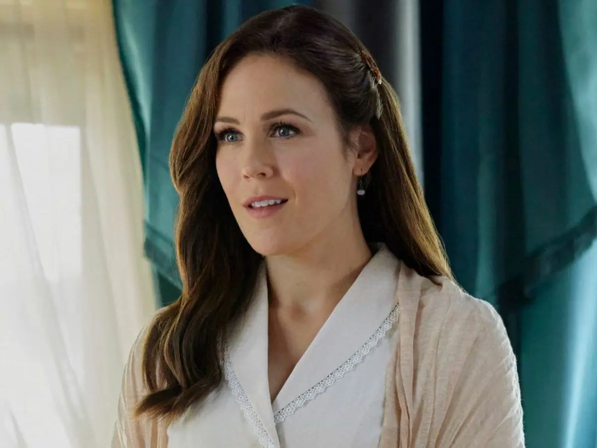 Erin Krakow na 9ª temporada de Quando Chama o Coração