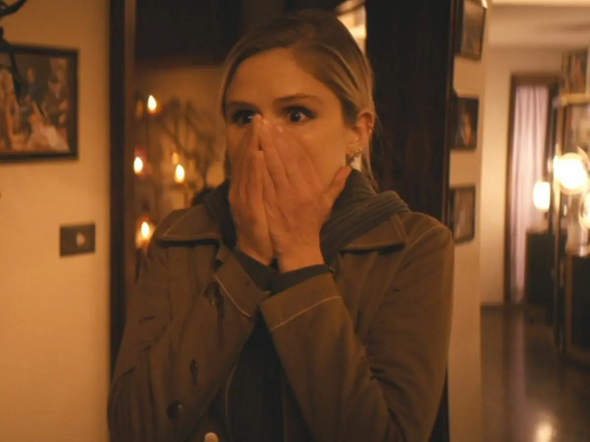 Erin Moriarty em The Boys; única reação possível após ver o Herogasm