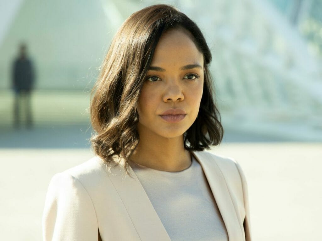 Tessa Thompson em Westworld interpretando Charlotte Hale