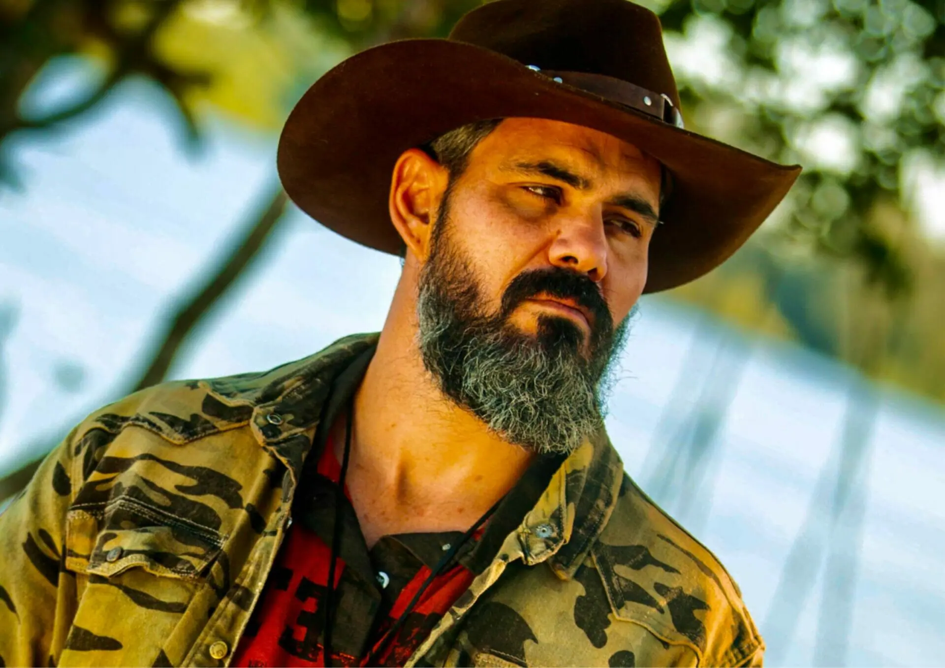 Alcides (Juliano Cazarré) em Pantanal