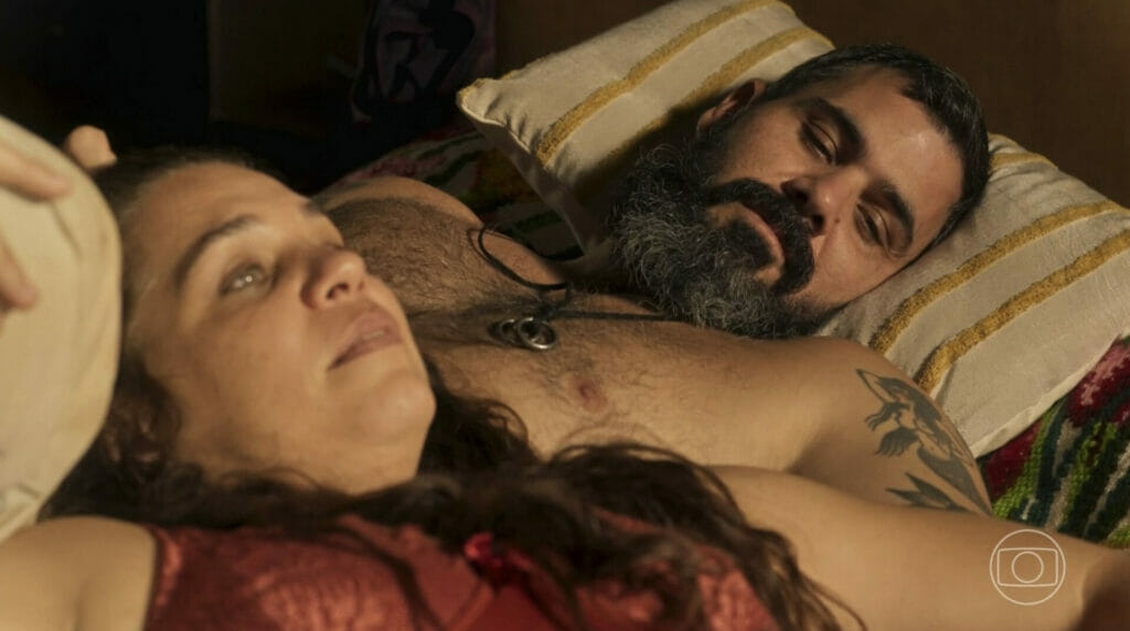 Alcides (Juliano Cazarr&eacute;) e Maria Bruaca (Isabel Teixeira) na novela Pantanal
