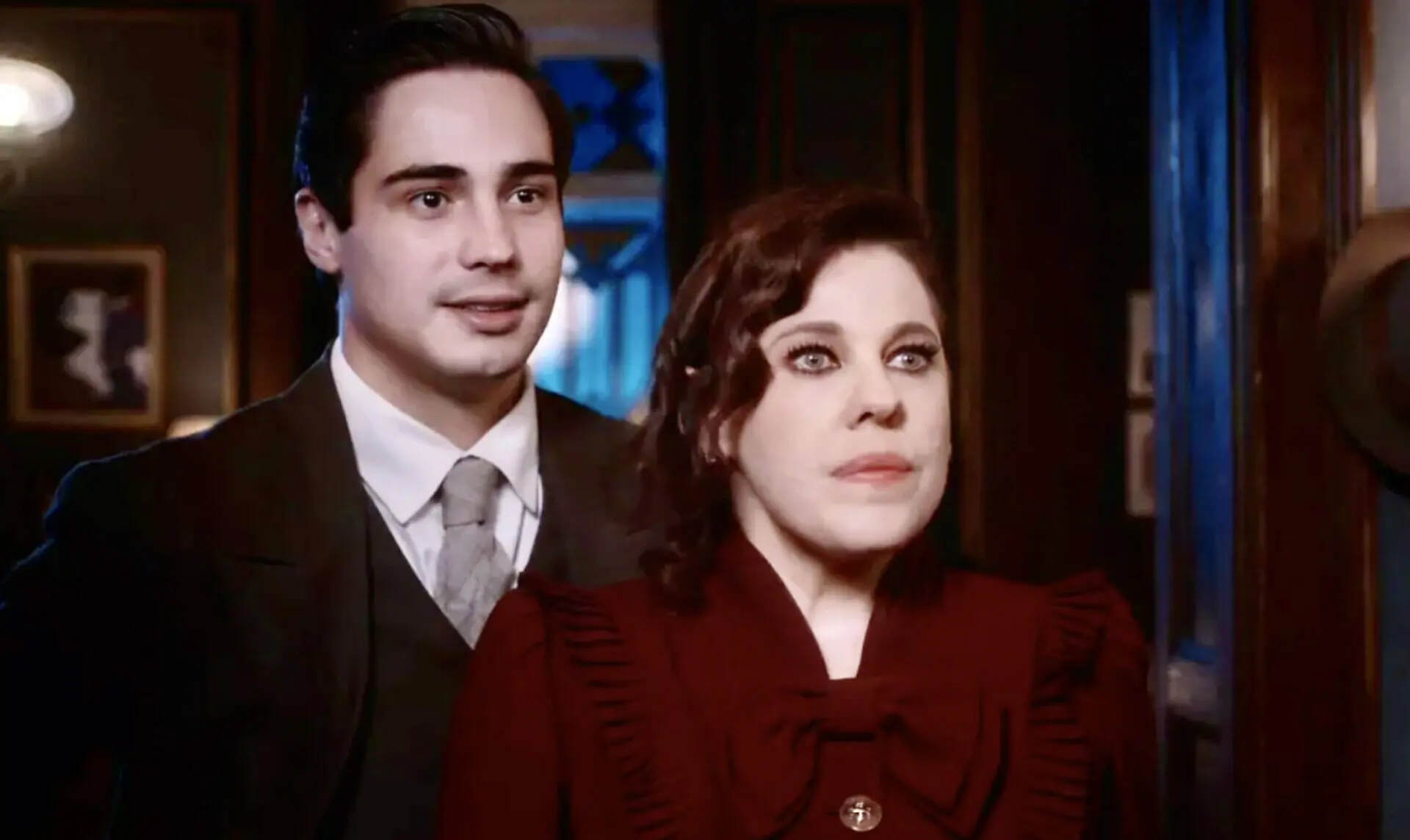 Úrsula (Bárbara Paz) e Joaquim (Danilo Mesquita) em Além da Ilusão