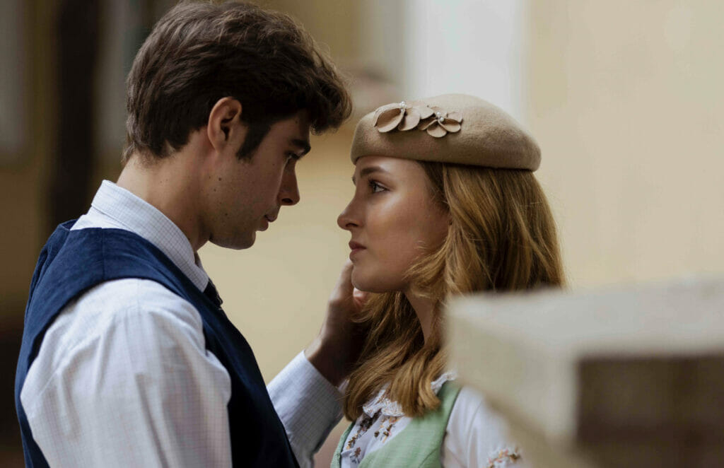 Isadora (Larissa Manoela) e Davi (Rafael Vitti) de Al&eacute;m da Ilus&atilde;o