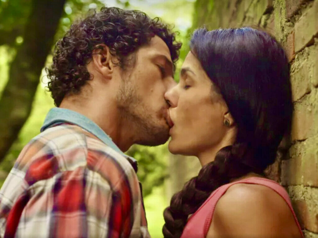 Zefa (Paula Barbosa) e Tadeu (Jos&eacute; Loreto) em Pantanal