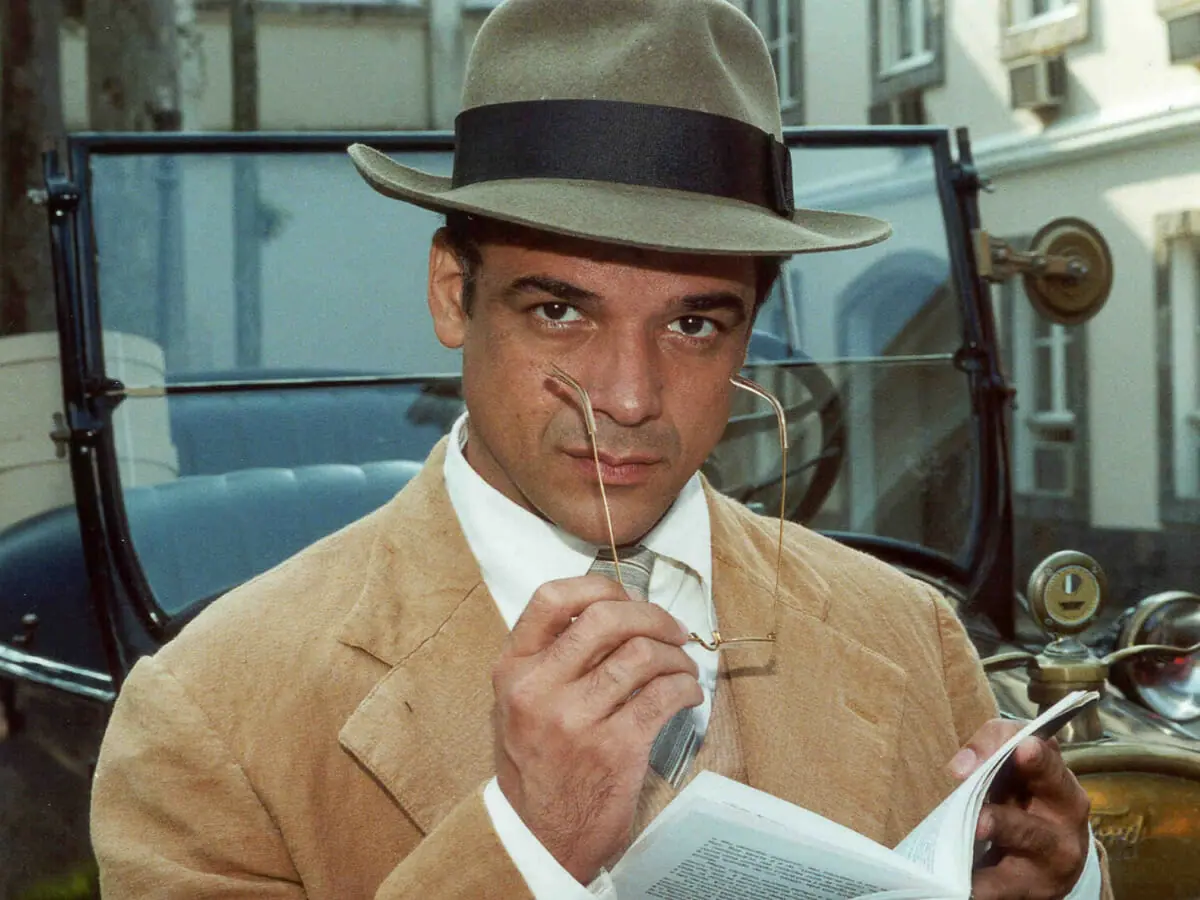 Edmundo (Ângelo Antônio) em O Cravo e a Rosa