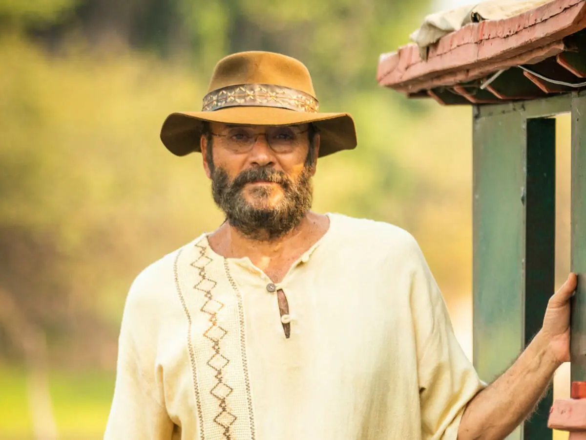 Eugênio (Almir Sater) em Pantanal