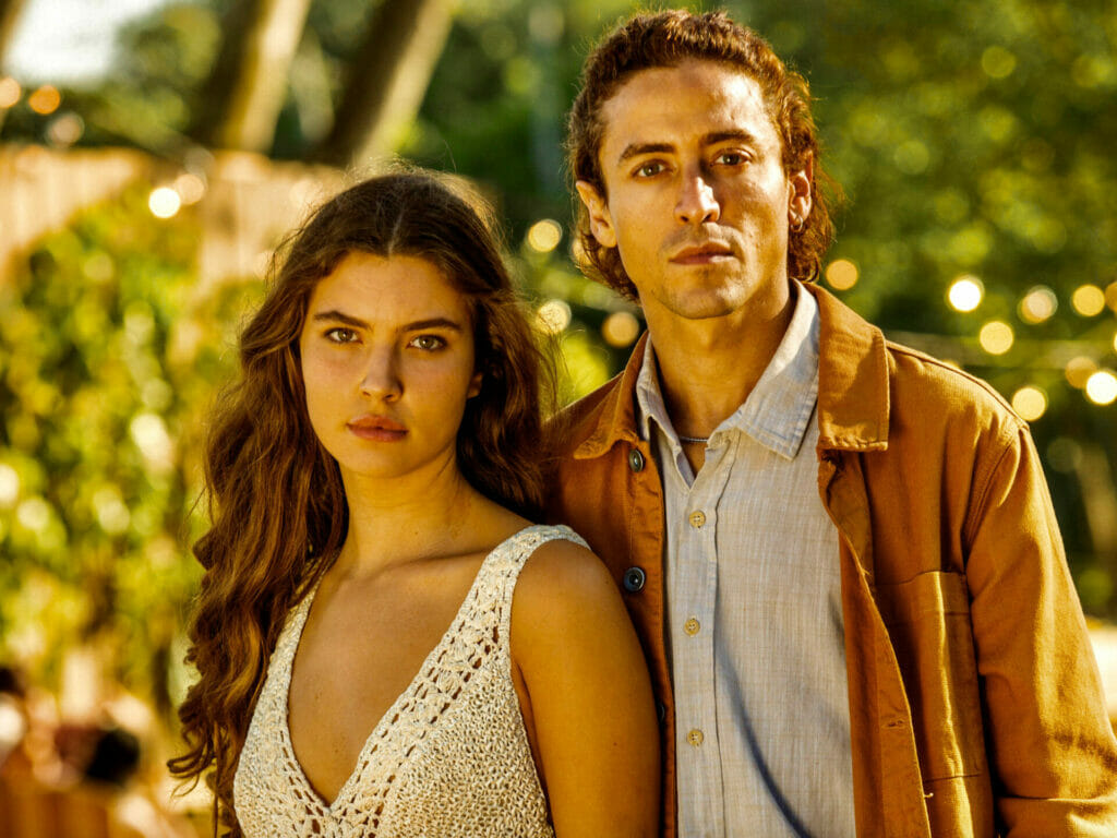 Juma (Alanis Guillen) e Jove (Jesuíta Barbosa) se casam em Pantanal