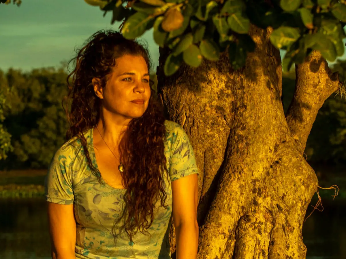 Maria Bruaca (Isabel Teixeira) em Pantanal