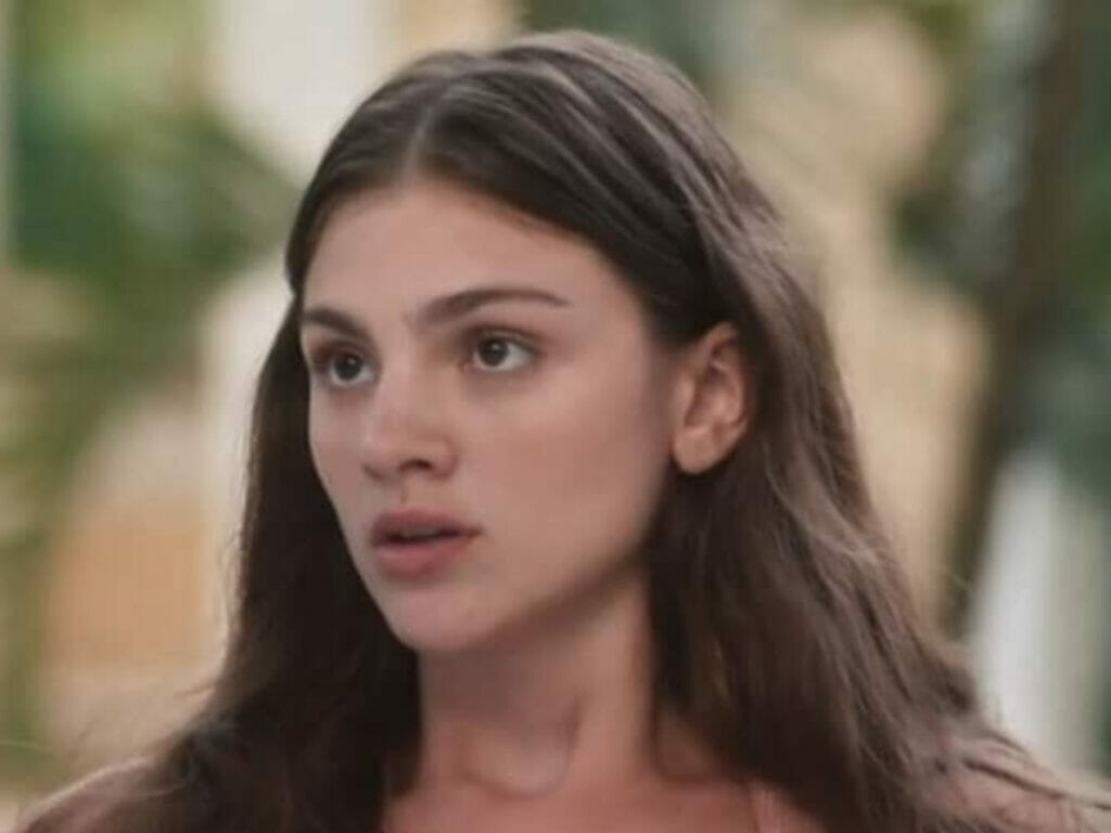 Olívia (Debora Ozório) em Além da Ilusão (1)