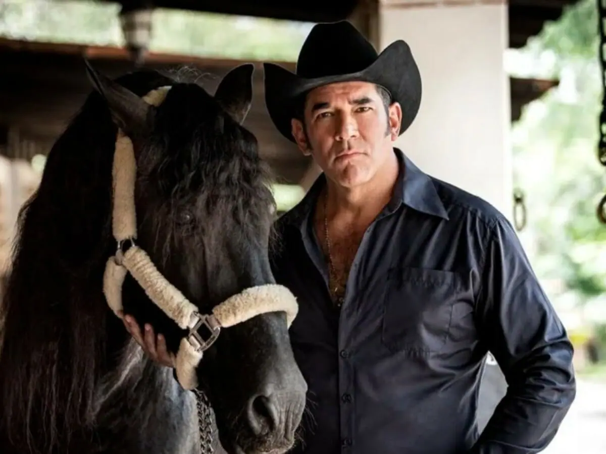 Otávio (Eduardo Santamarina) em A Desalmada