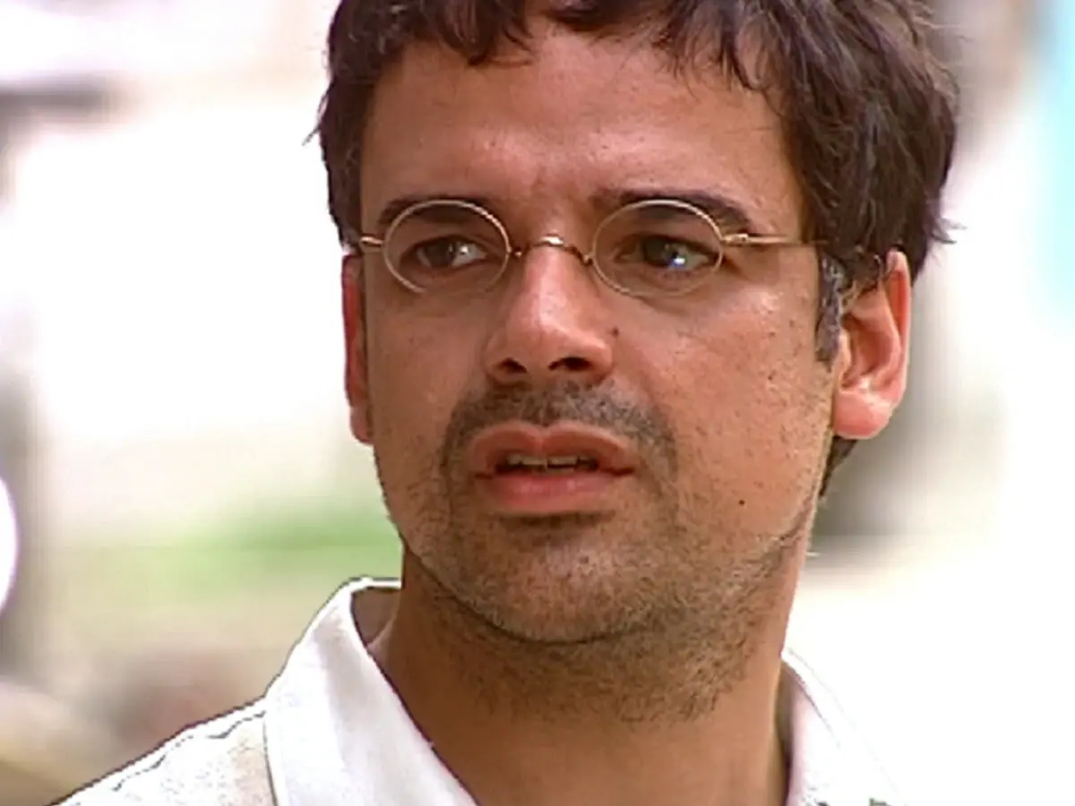 Edmundo (Ângelo Antônio) em O Cravo e a Rosa