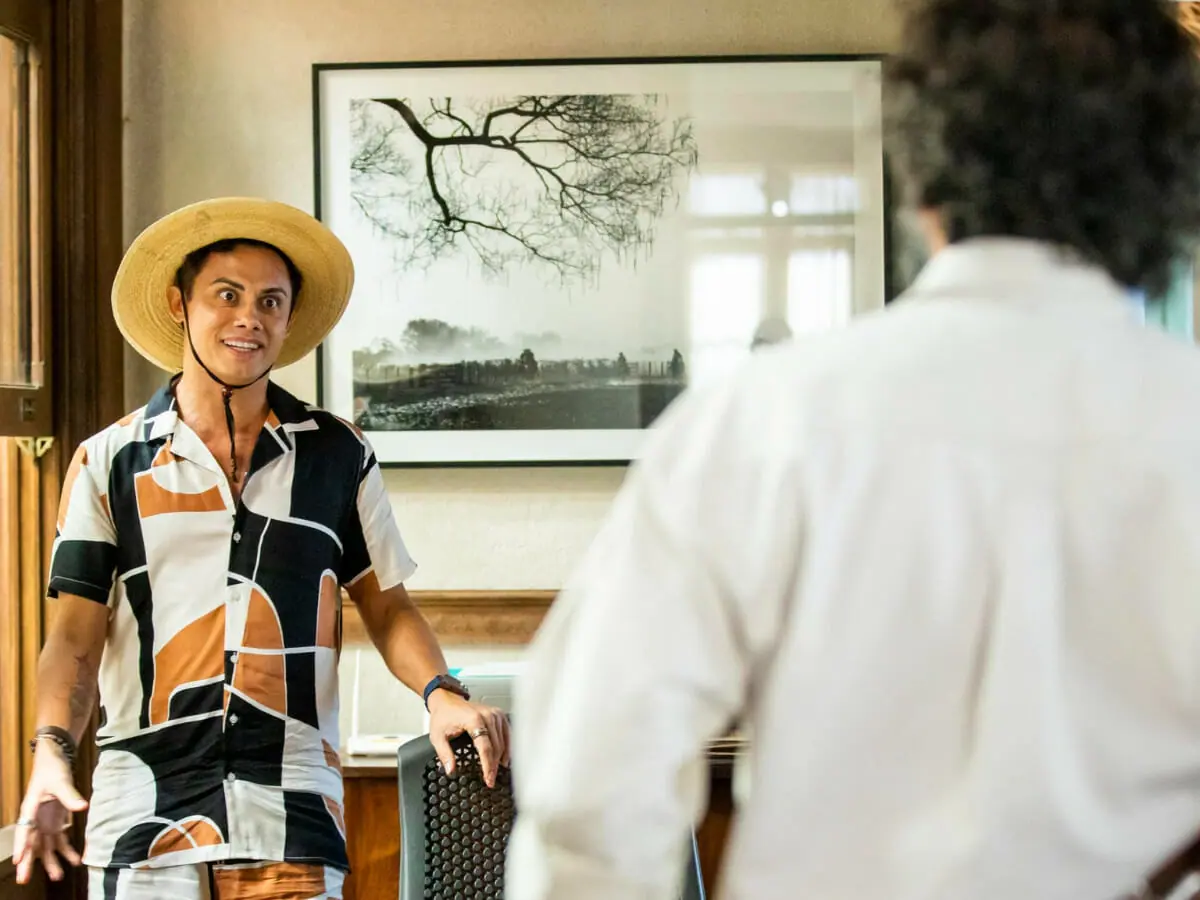 Zaquieu (Silvero Pereira) e José Leôncio (Marcos Palmeira) em Pantanal