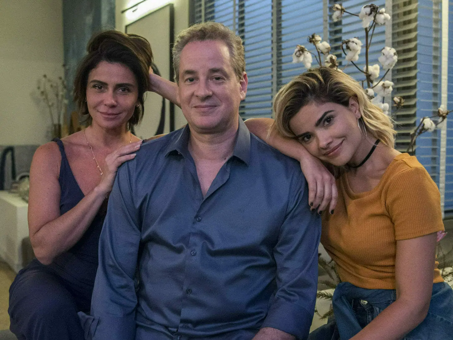 Lívia (Giovanna Antonelli), Kléber (Dan Stulbach) e Cleo (Vanessa Giácomo) em Filhas de Eva