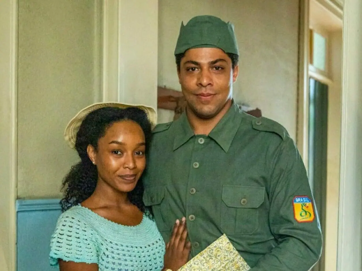 Letícia (Larissa Nunes) e Bento (Matheus Dias) em Além da Ilusão