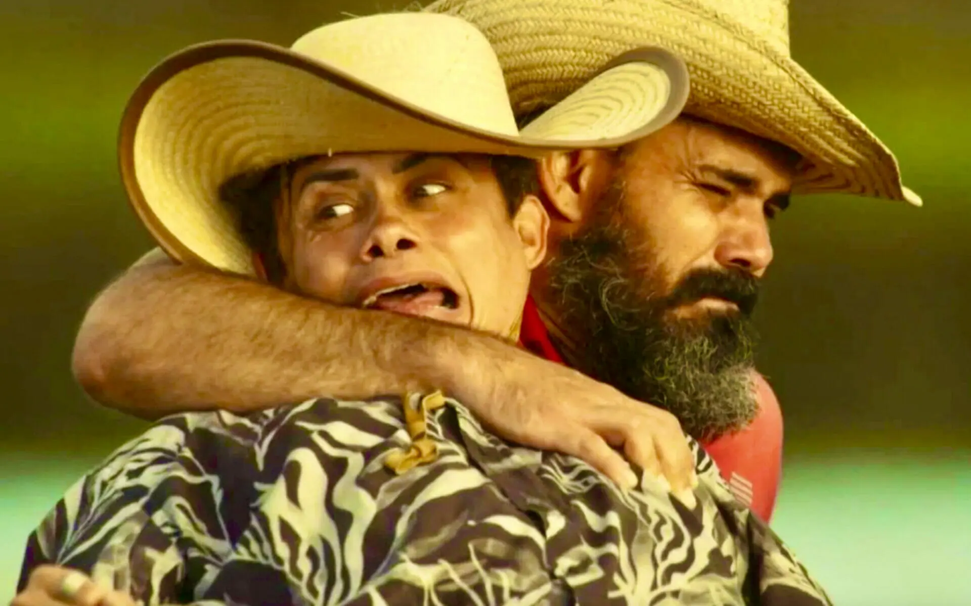 Zaquieu (Silvero Pereira) e Alcides (Juliano Cazarré) de Pantanal
