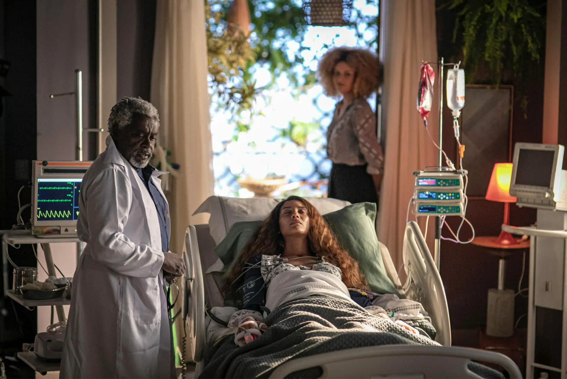 Clarice (Taís Araujo) não morreu em Cara e Coragem