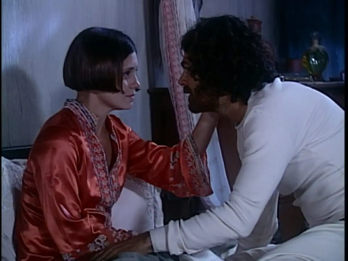 Catarina (Adriana Esteves) e Petruchio (Eduardo Moscovis) de O Cravo e a Rosa