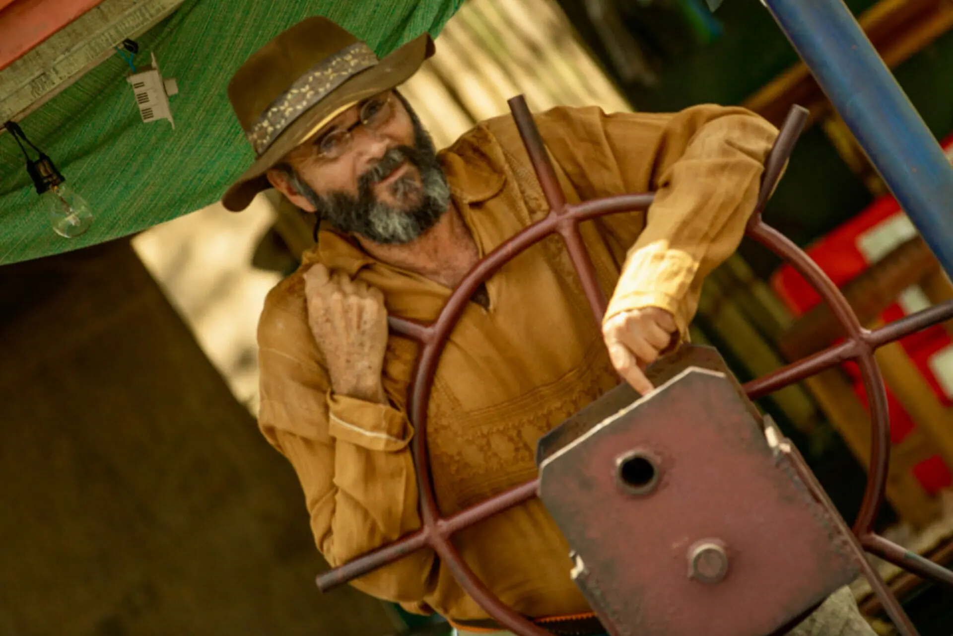 Eugênio (Almir Sater) em Pantanal