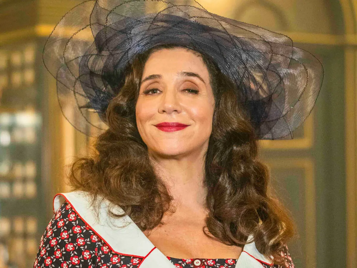Margô (Marisa Orth) em Além da Ilusão