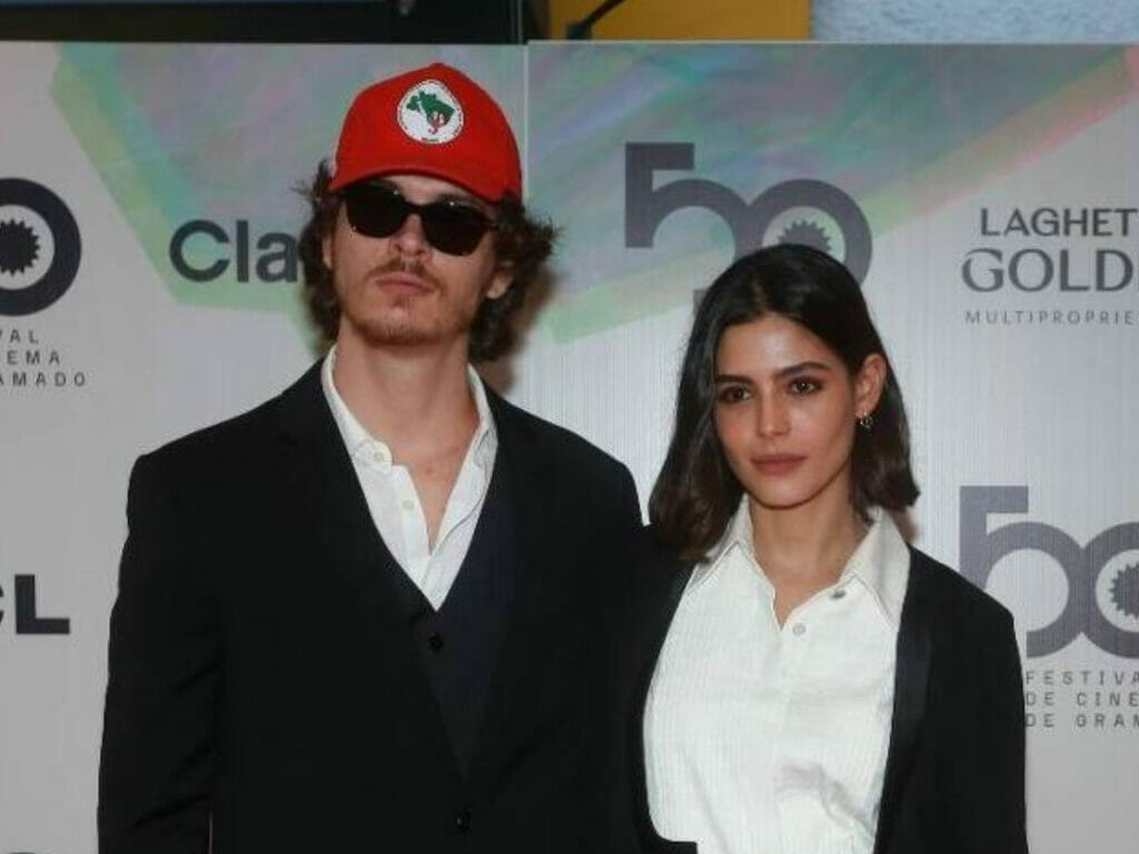 Julia Dalavia e João Vithor Oliveira
