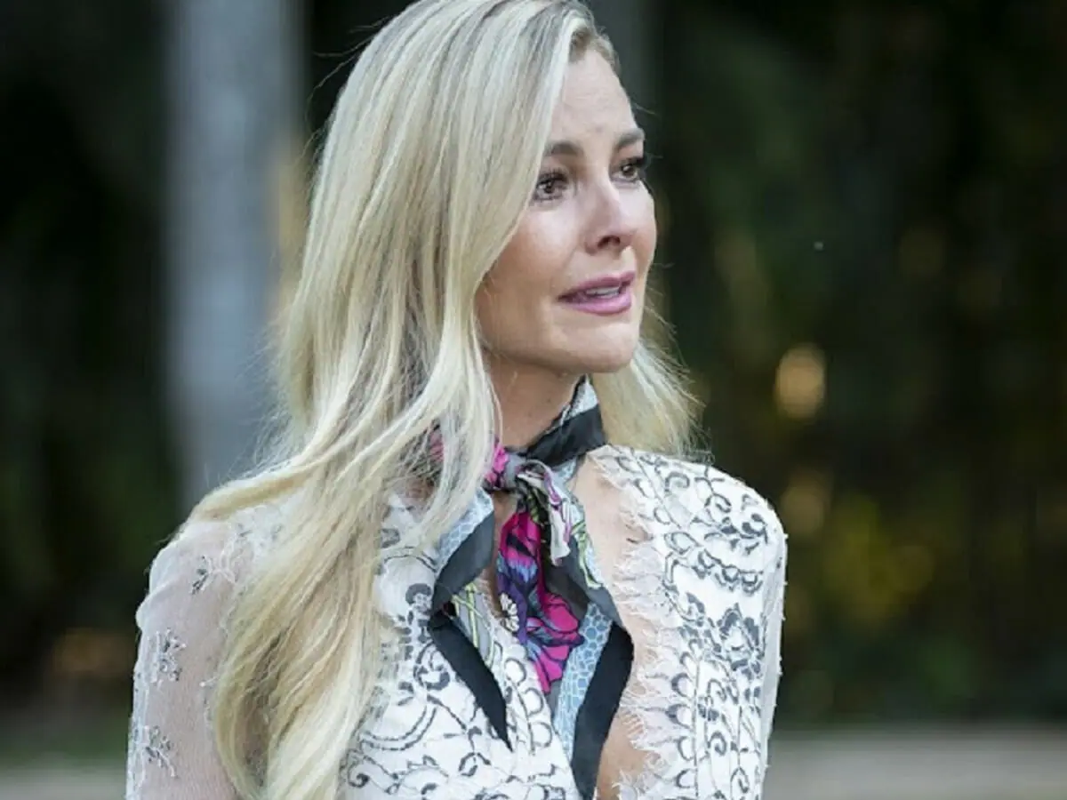 Júlia (Marjorie de Sousa) em A Desalmada