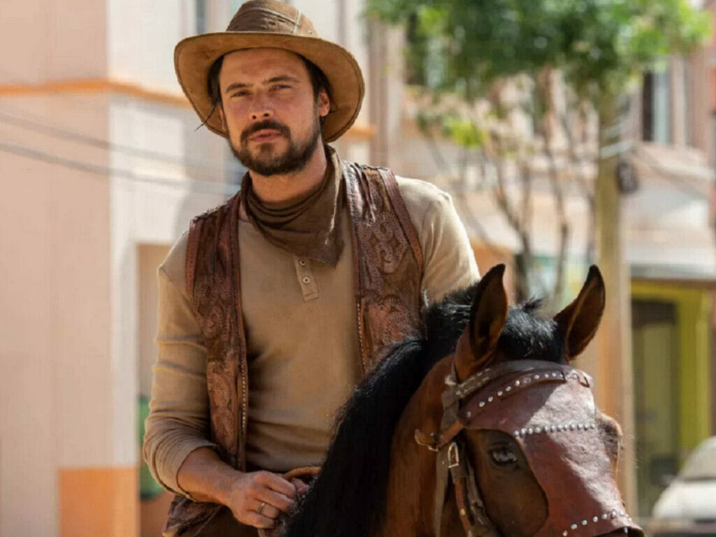 Zé Paulino (Sergio Guizé) de Mar do Sertão