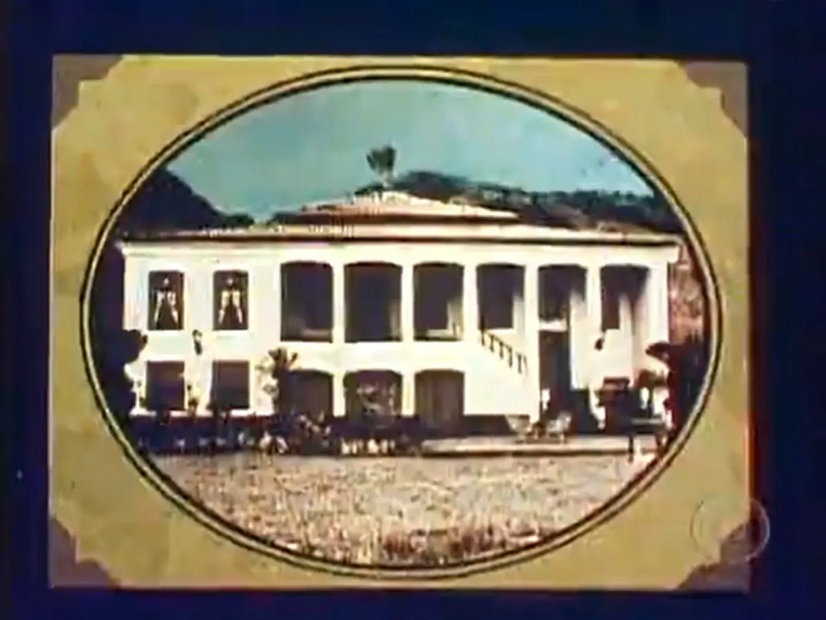 Frame da abertura da novela O Casarão, de 1976